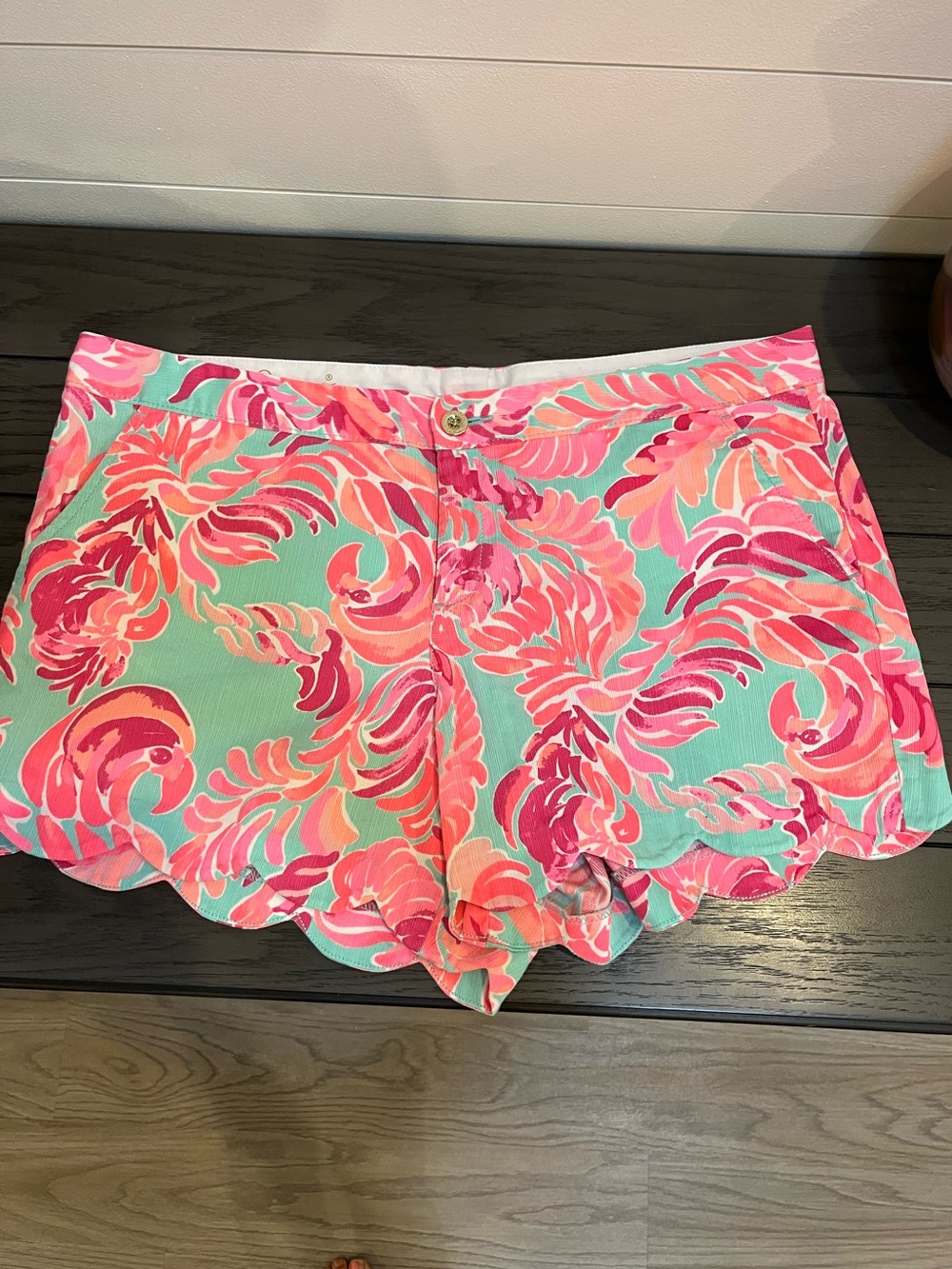 Lilly Pulitzer Mint and Pink buttercup Scallop Hem Floral Shorts